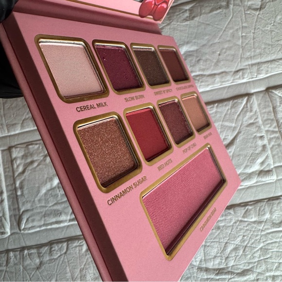 New Too Faced Cinnamon Bear Limited Edition Eye, Cheek & Lip Makeup Collection - Picture 5 of 16